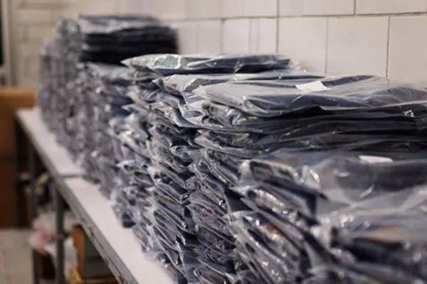 folding and packing in the garments industry textile details